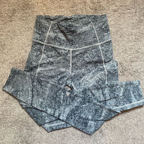 Lululemon Fast and Free Leggings - Picture 3 of 4